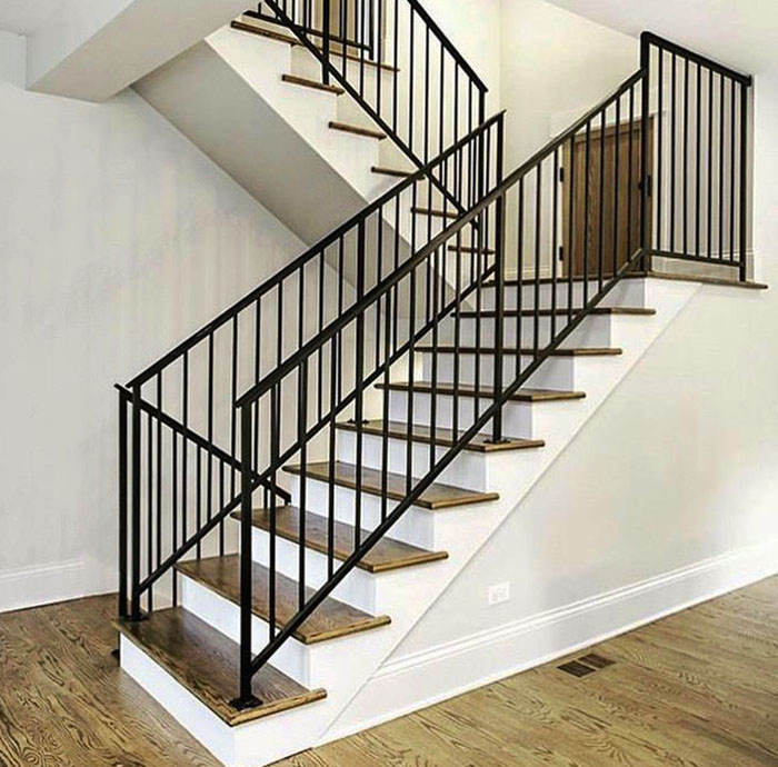 Cầu thang sắt đơn giản đẹp